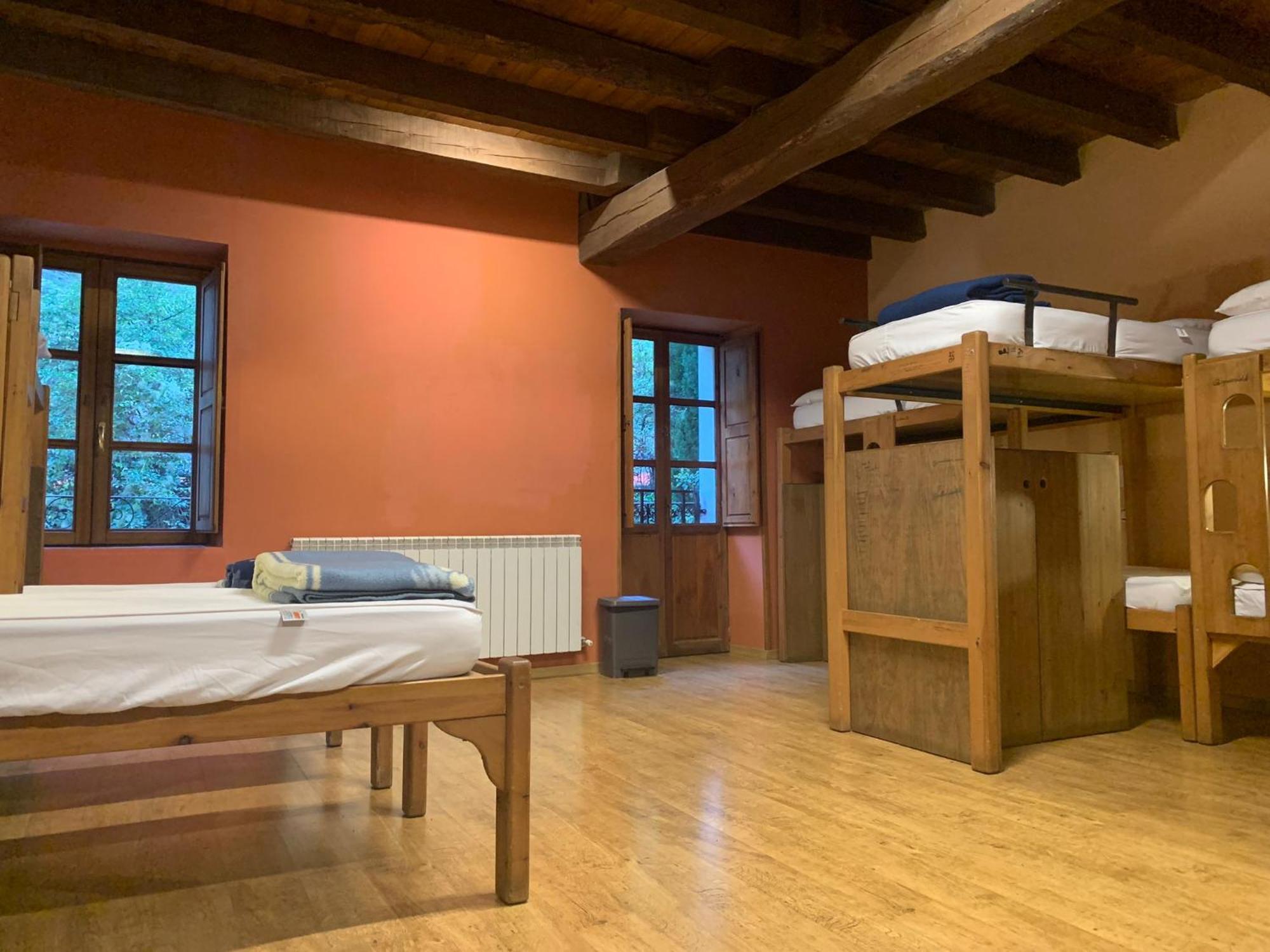 Albergue-Refugio Sargantana Canfranc Exteriör bild