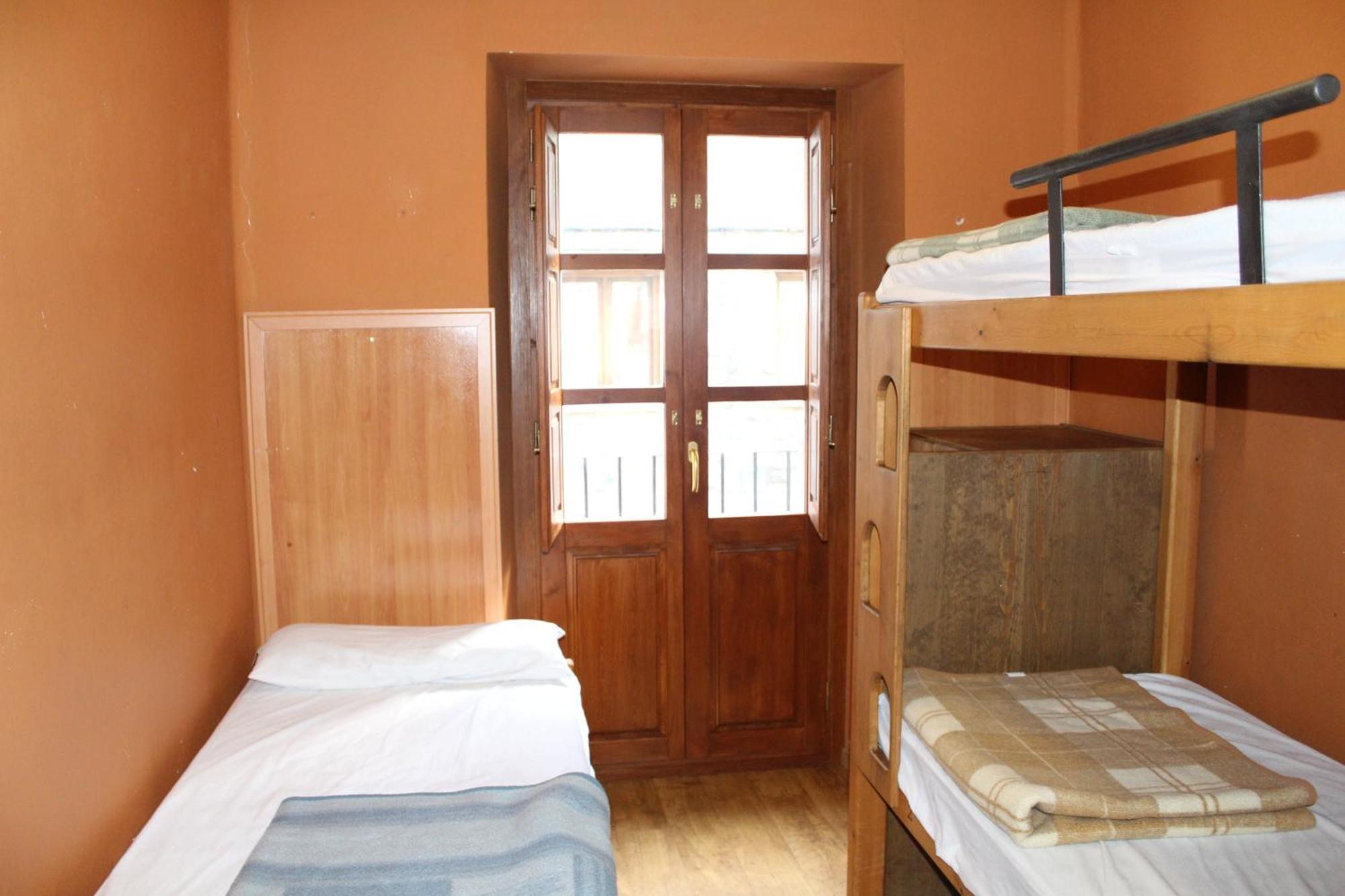 Albergue-Refugio Sargantana Canfranc Rum bild