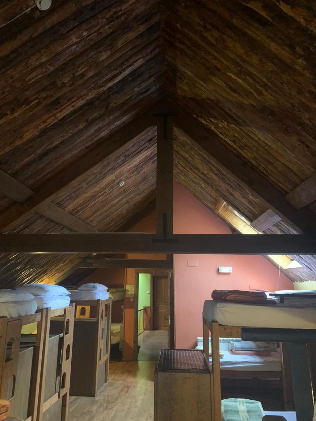 Albergue-Refugio Sargantana Canfranc Exteriör bild